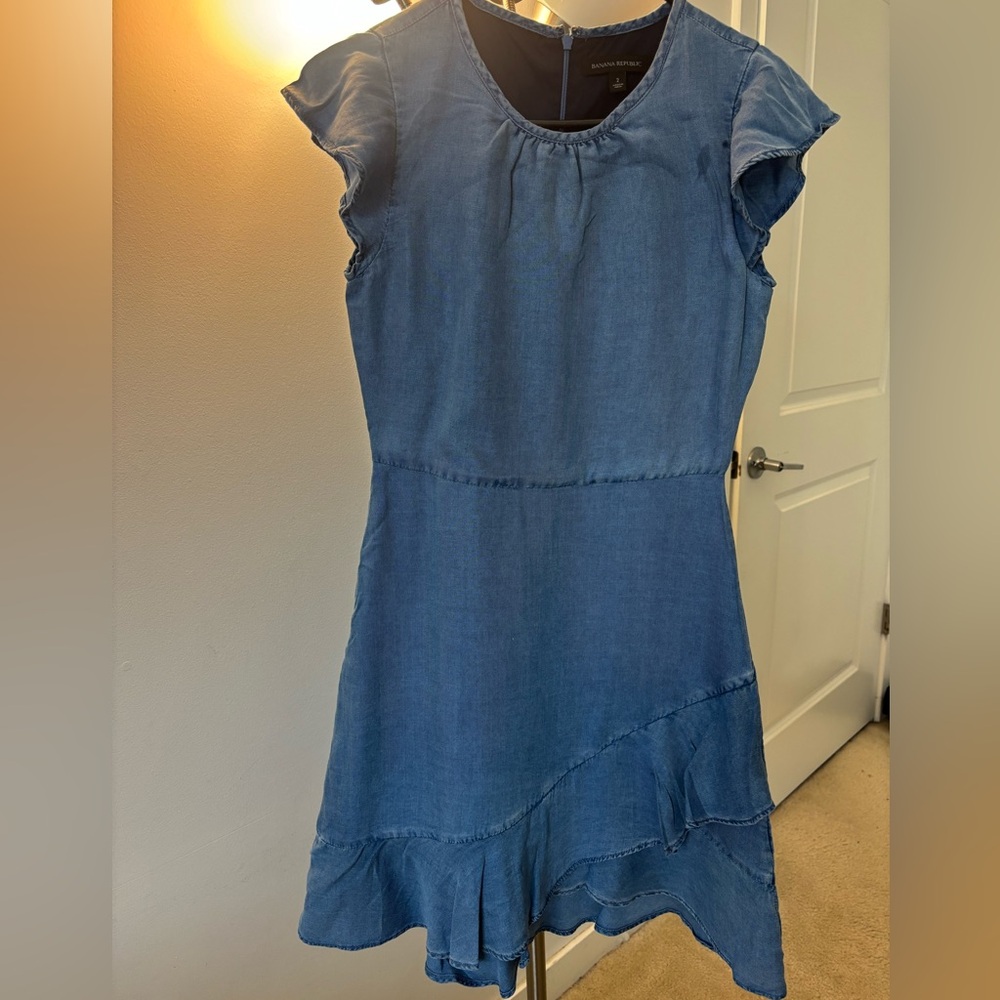 Banana Republic Light Blue Chambray Top